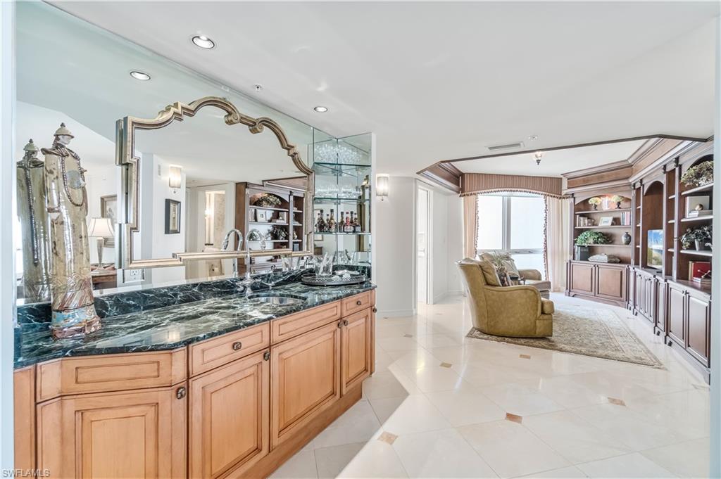 4021 Gulf Shore BLVD N 1403