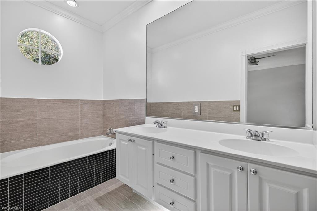 ISLAND WALK - Residential