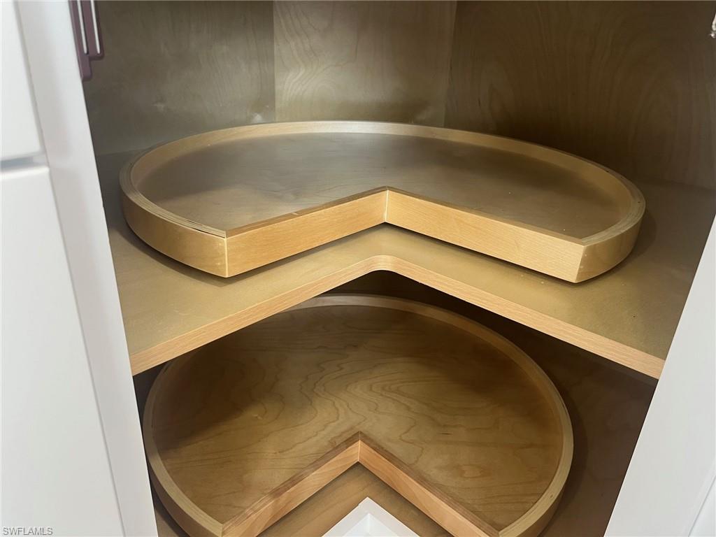 SEVEN LAKES - Residential