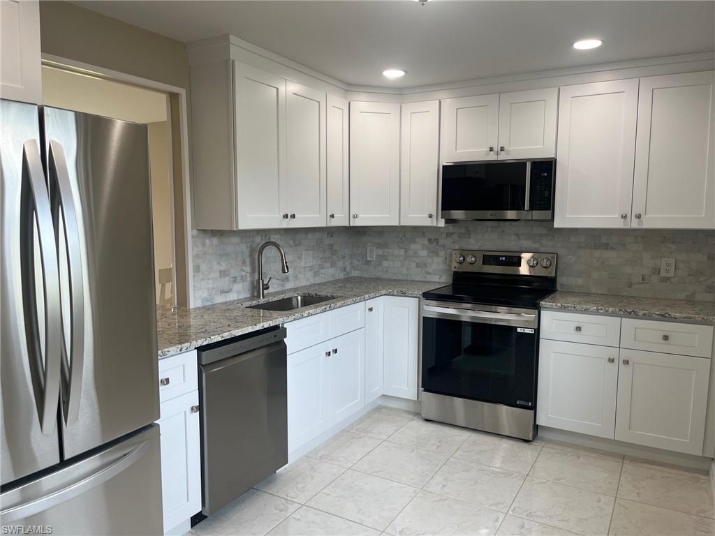 SEVEN LAKES - Residential