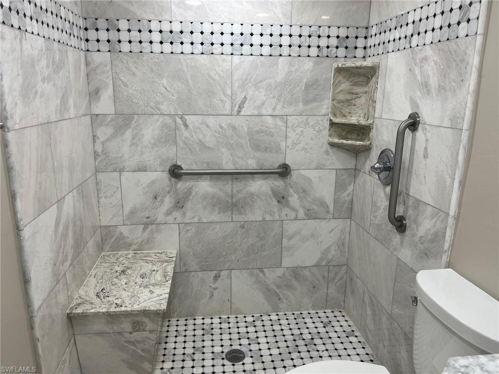 SEVEN LAKES - Residential