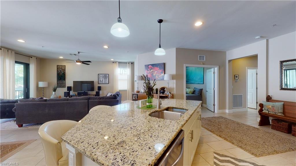 COACH HOMES AT LIVINGSTON LAKES - Residential