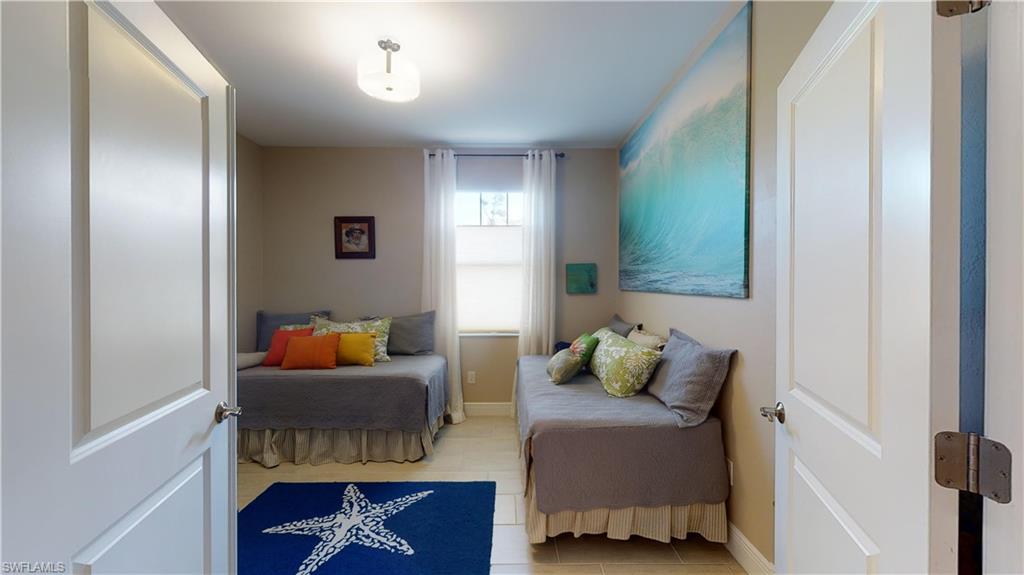 COACH HOMES AT LIVINGSTON LAKES - Residential