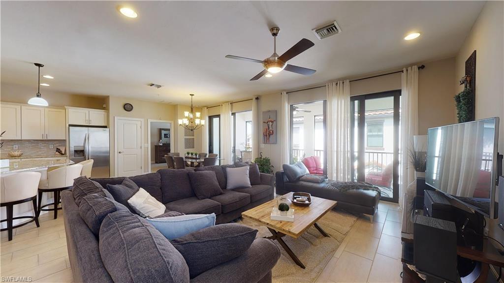 COACH HOMES AT LIVINGSTON LAKES - Residential