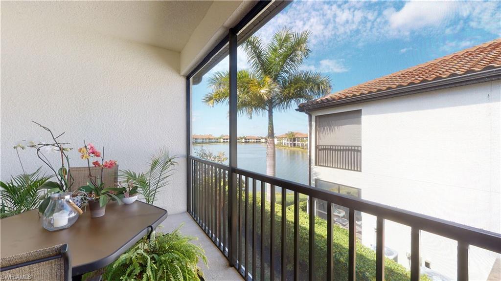 COACH HOMES AT LIVINGSTON LAKES - Residential