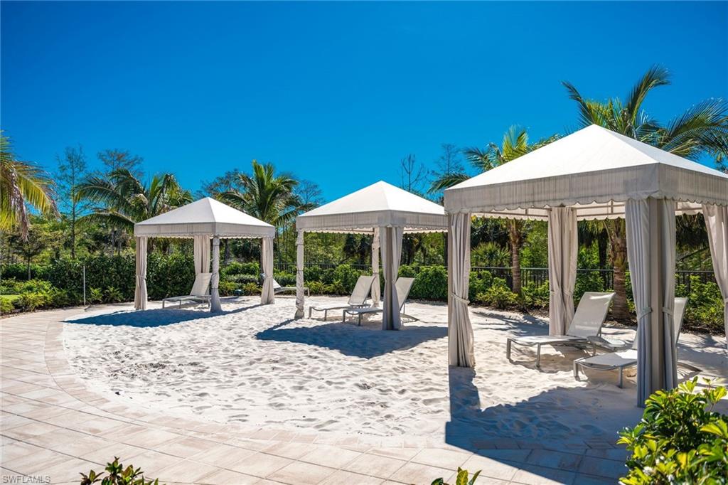 WINDING CYPRESS - Residential