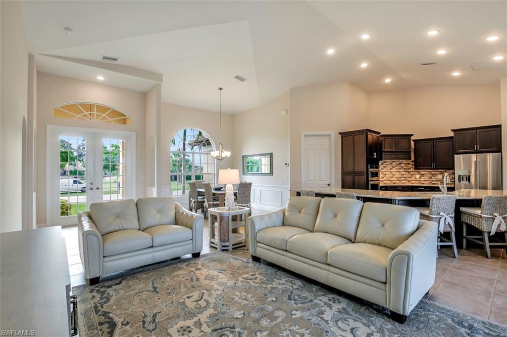 MARCO BEACH - Residential