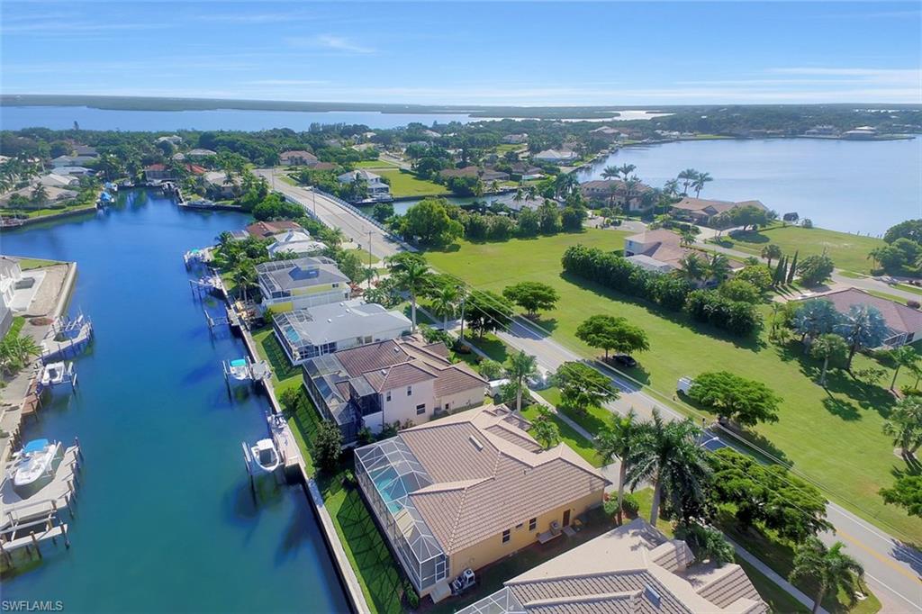 MARCO BEACH - Residential