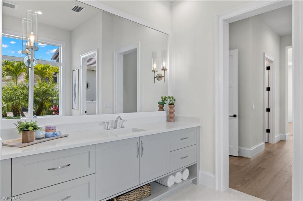 THE ENCLAVE OF DISTINCTION - Residential