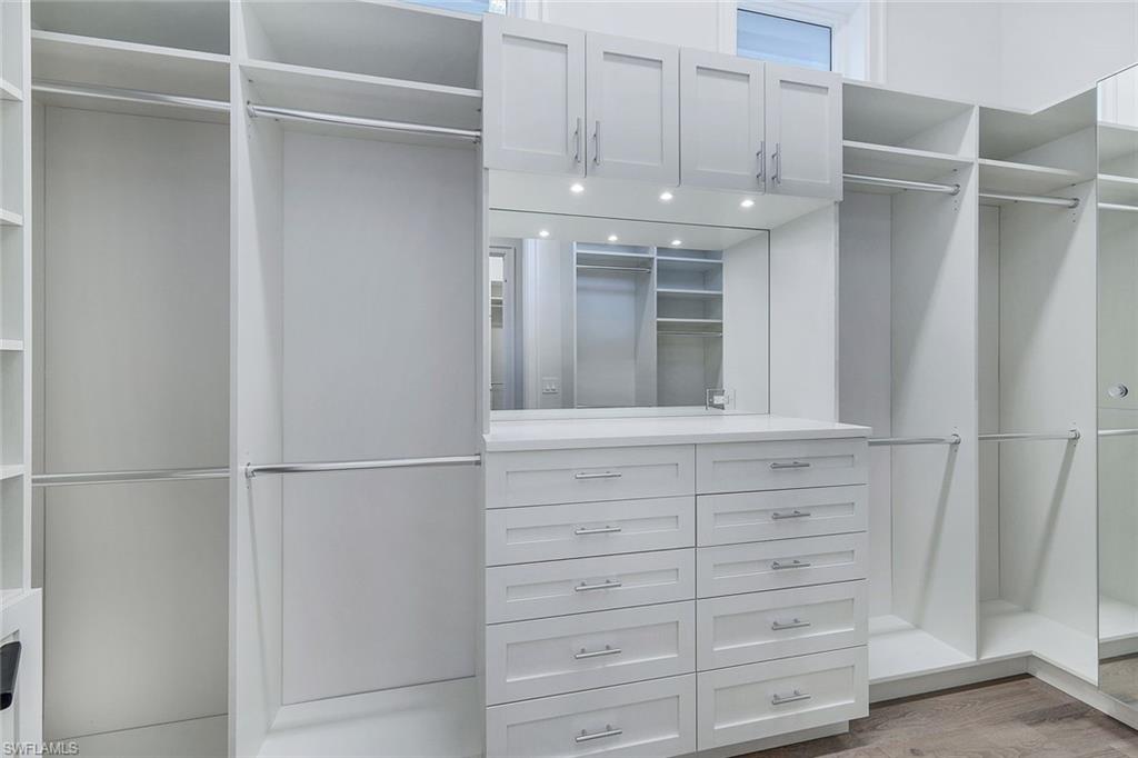 THE ENCLAVE OF DISTINCTION - Residential