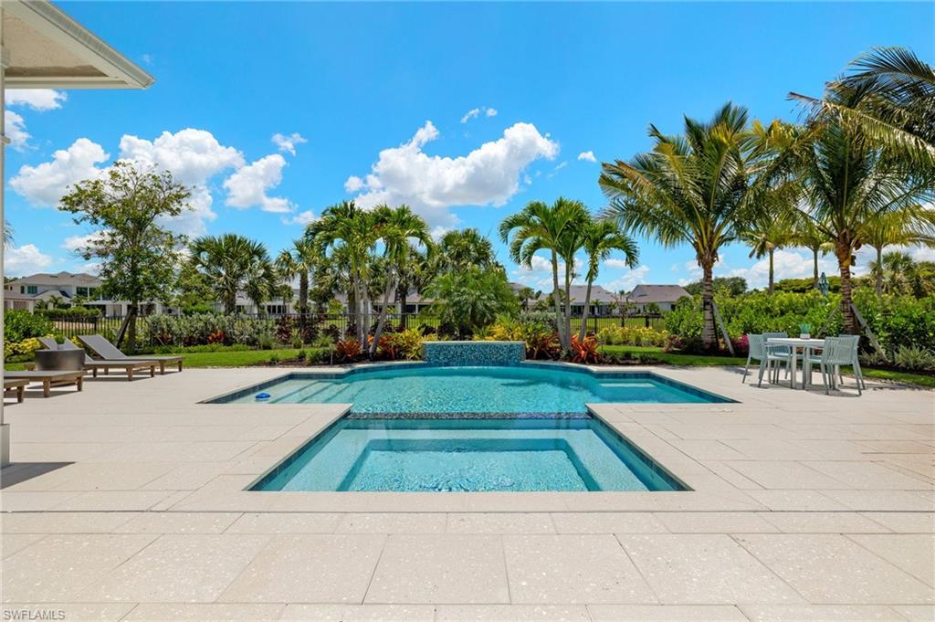 THE ENCLAVE OF DISTINCTION - Residential