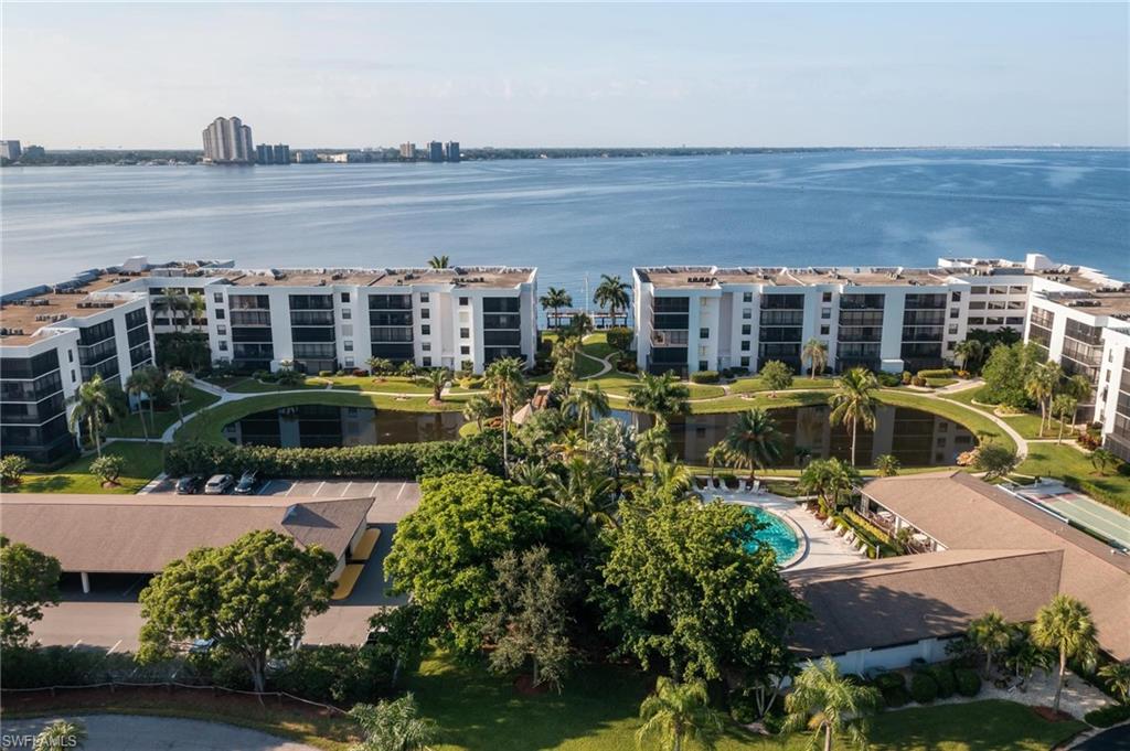 SCHOONER BAY - Residential