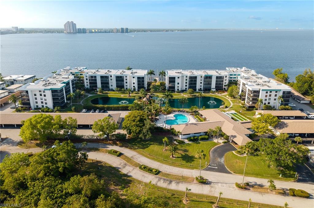 SCHOONER BAY - Residential