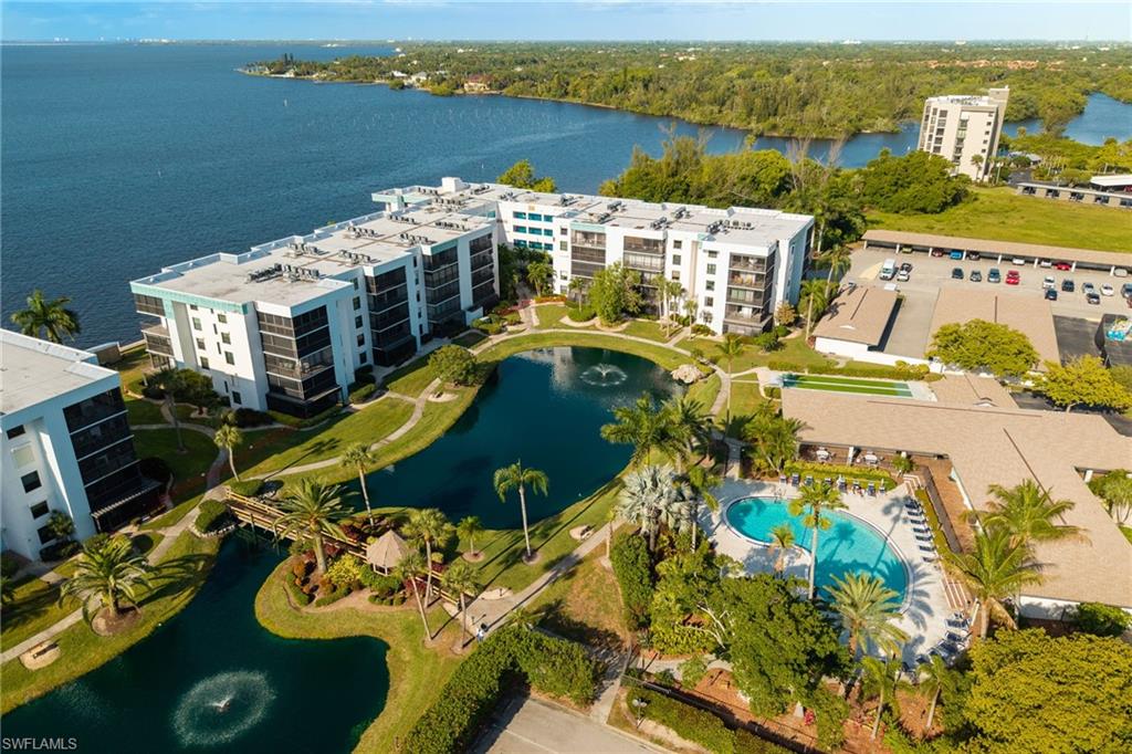SCHOONER BAY - Residential