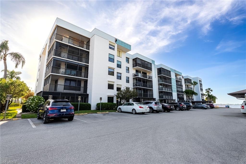 SCHOONER BAY - Residential