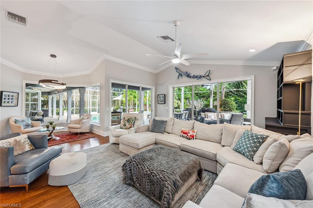 PINE RIDGE - Residential