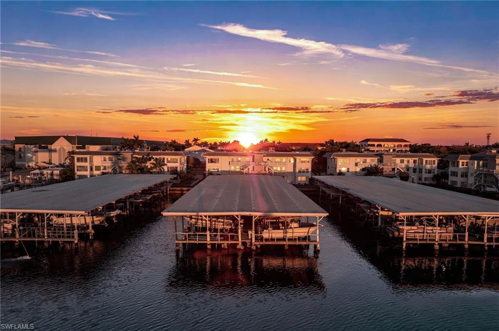 MARINA MANOR - Residential