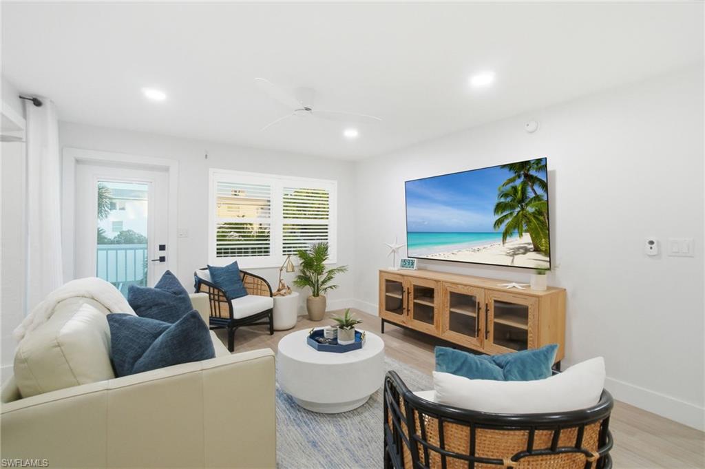 MARINA MANOR - Residential