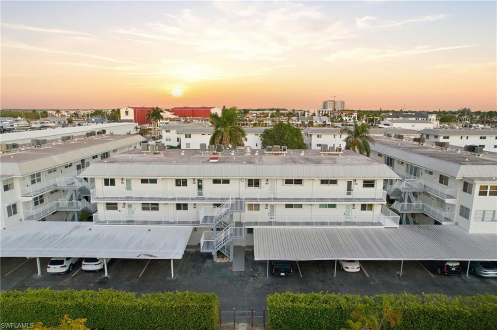 MARINA MANOR - Residential