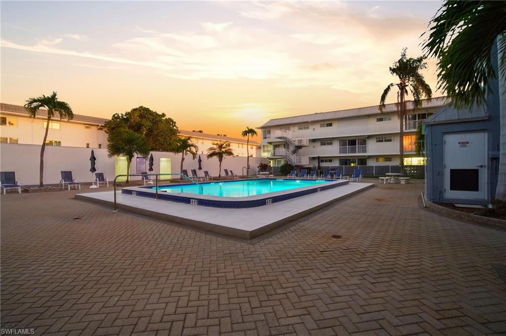 MARINA MANOR - Residential