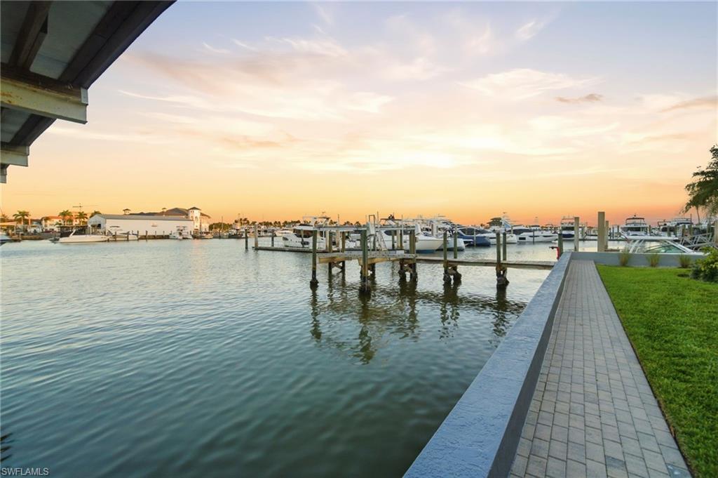 MARINA MANOR - Residential