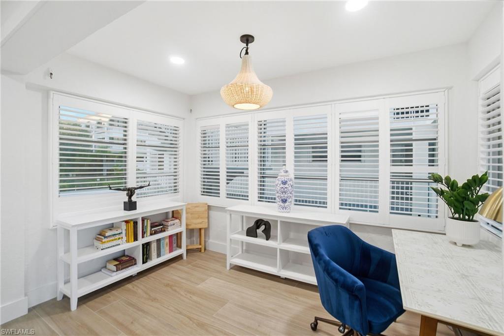 MARINA MANOR - Residential