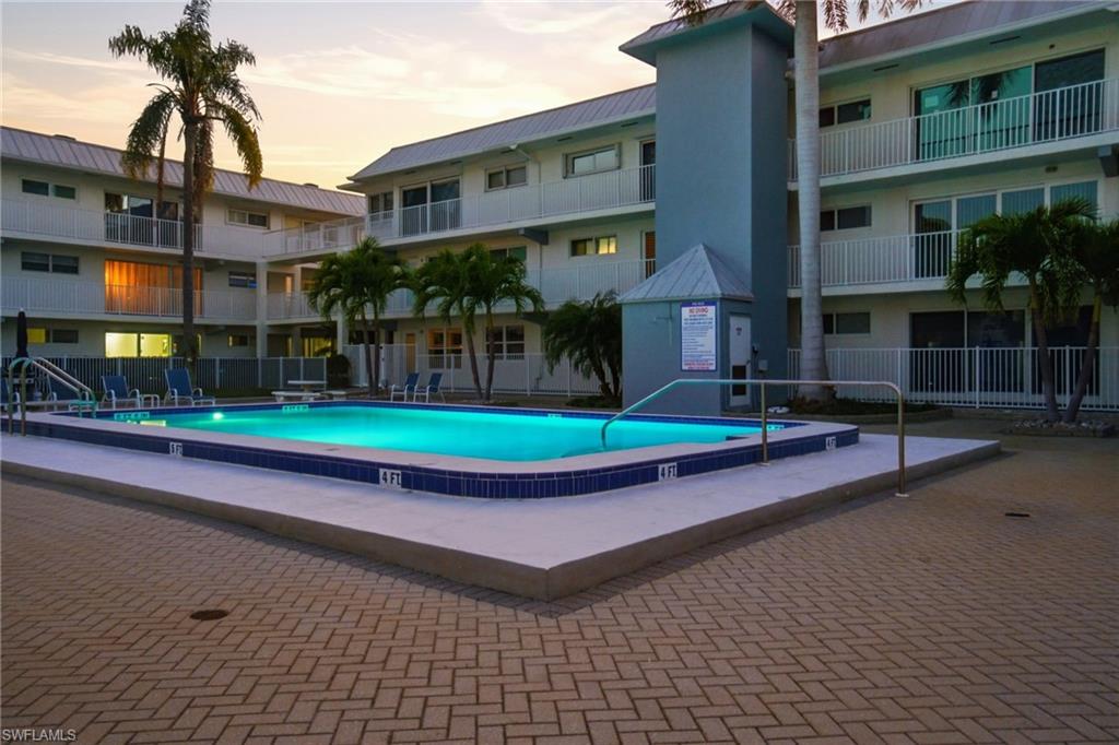 MARINA MANOR - Residential