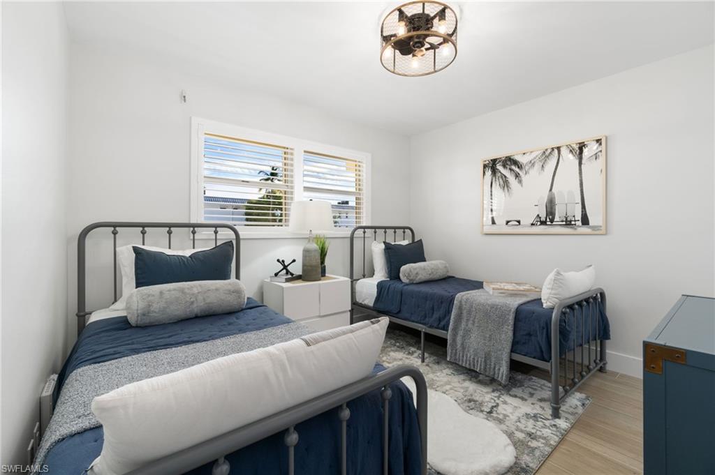 MARINA MANOR - Residential