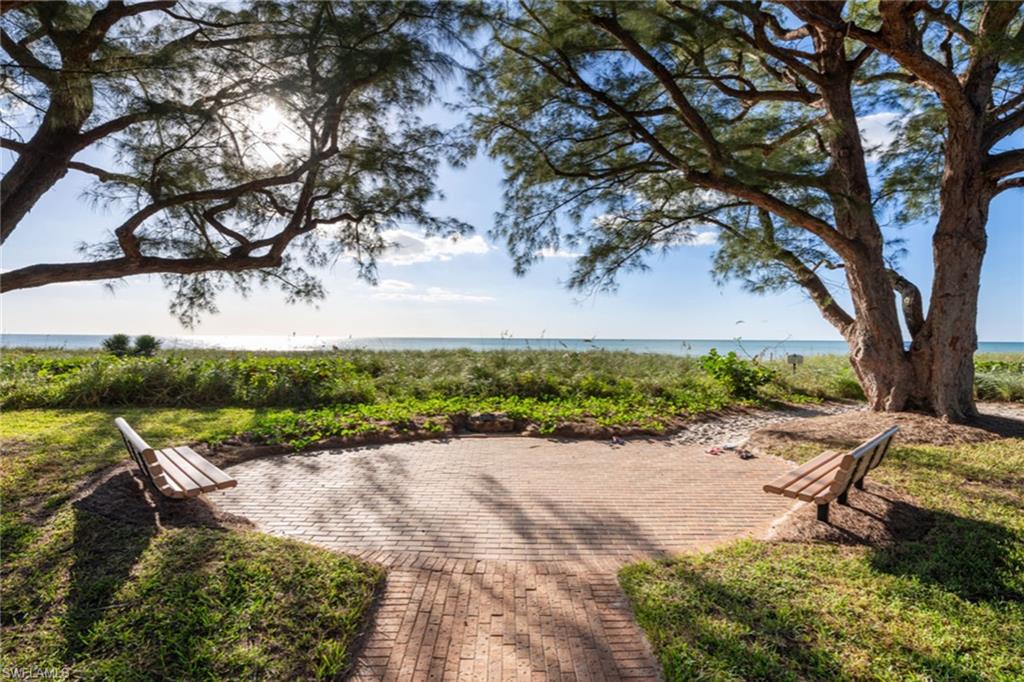 MOORINGS - Residential