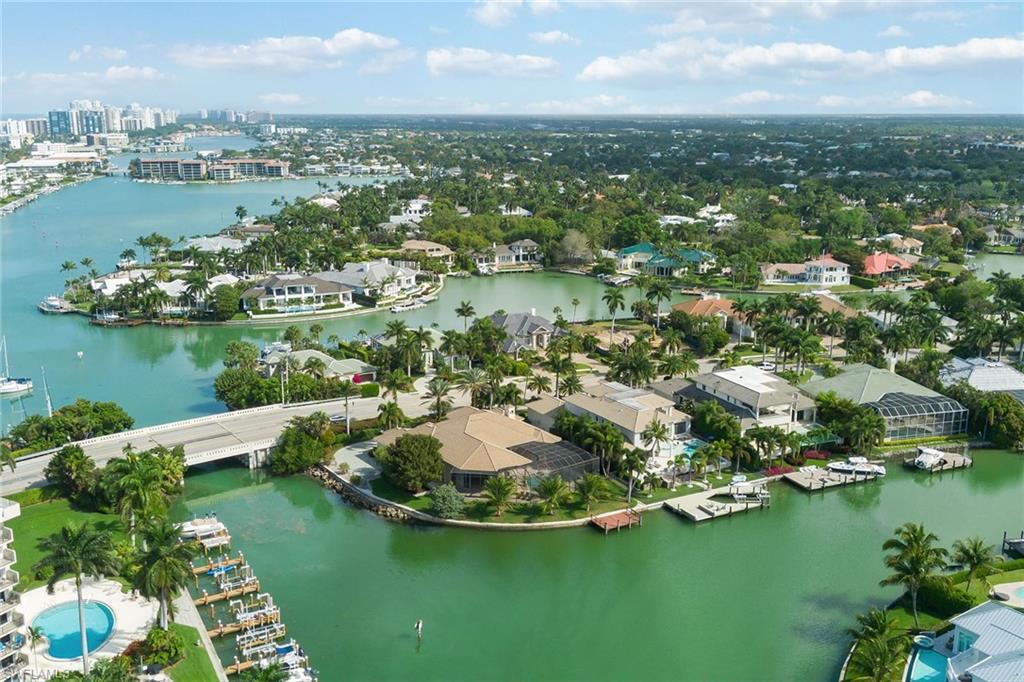 MOORINGS - Residential