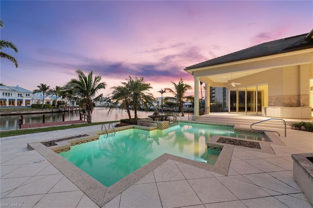 MOORINGS - Residential