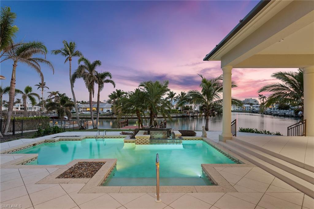 MOORINGS - Residential