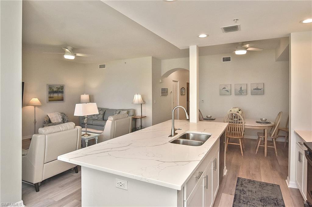 LAKESIDE GREEN - Residential