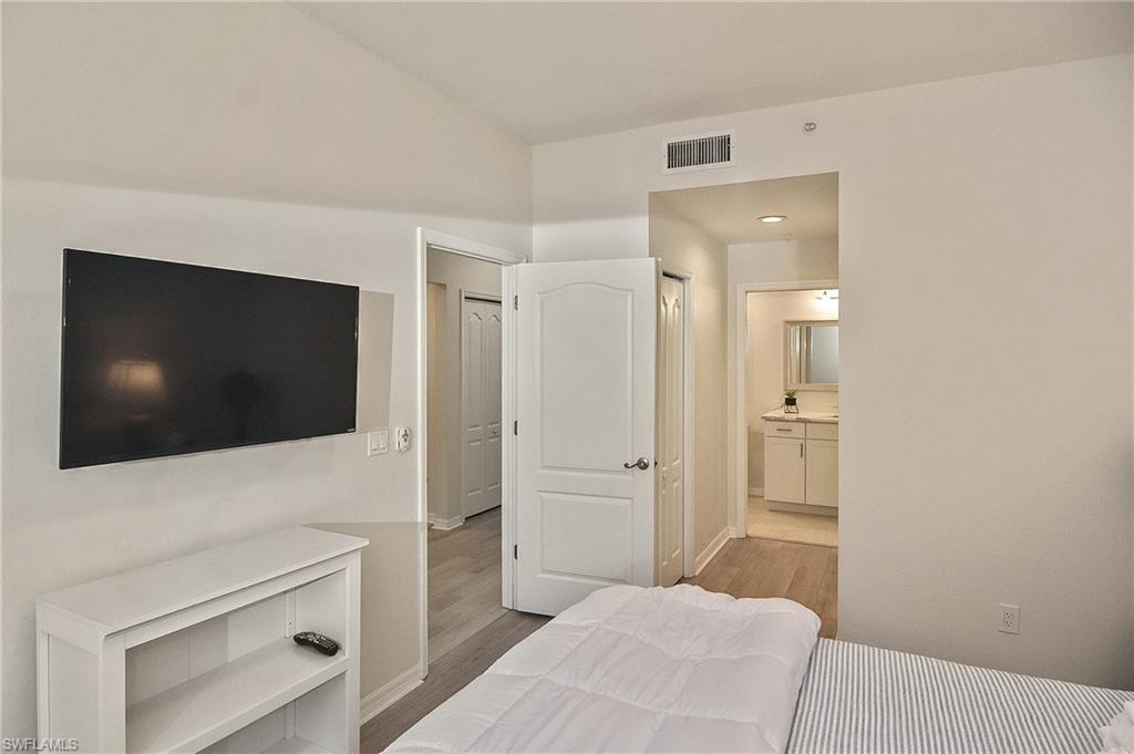 LAKESIDE GREEN - Residential