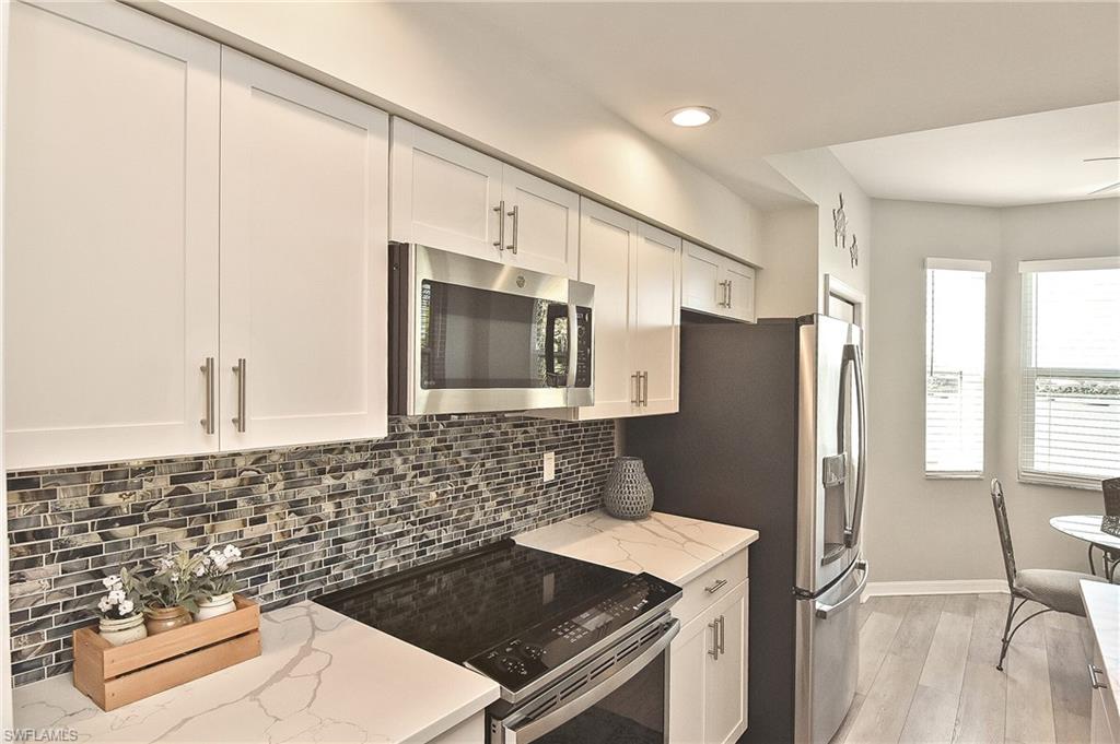 LAKESIDE GREEN - Residential