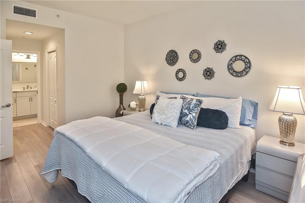 LAKESIDE GREEN - Residential