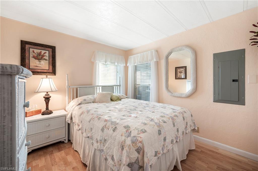 SIX LAKES COUNTRY CLUB - Residential