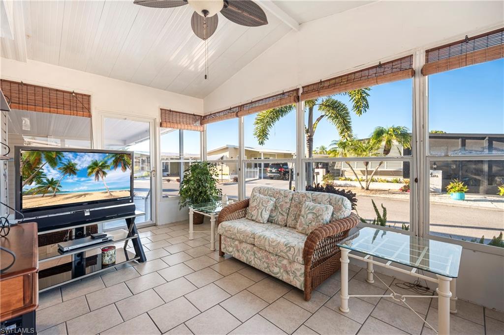 SIX LAKES COUNTRY CLUB - Residential