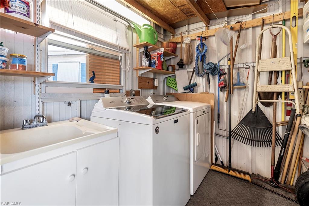 SIX LAKES COUNTRY CLUB - Residential