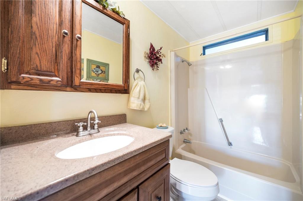 SIX LAKES COUNTRY CLUB - Residential