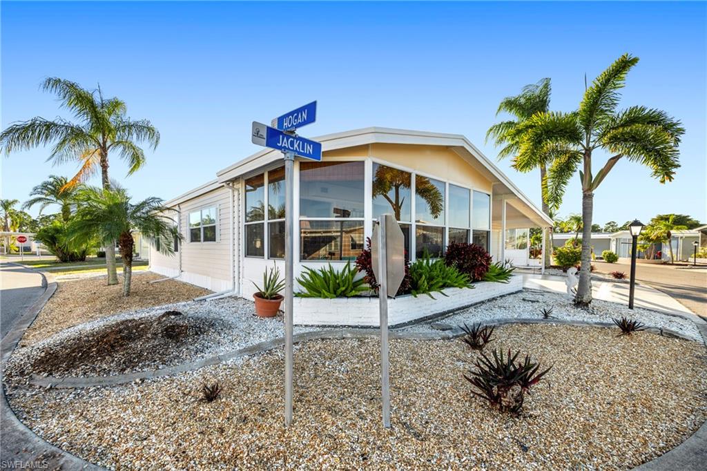 SIX LAKES COUNTRY CLUB - Residential