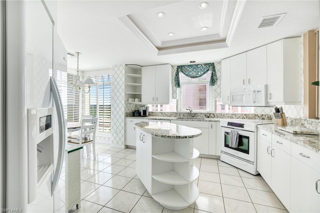 BAREFOOT BEACH CLUB - Residential Lease