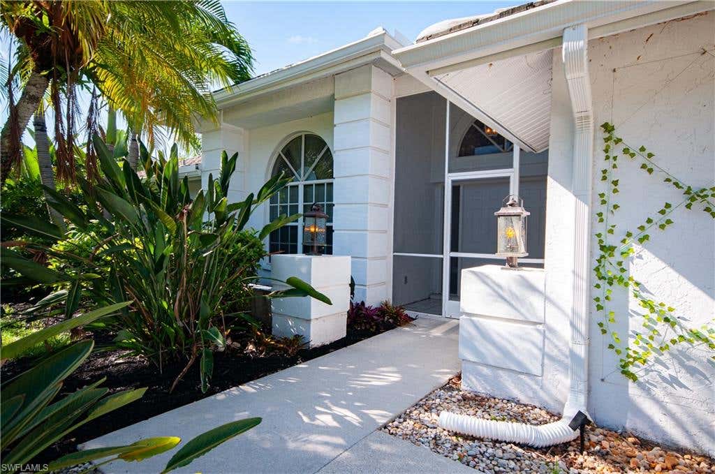 Photo of 559 Henley DR, NAPLES, FL 34104 (MLS # 226023321)