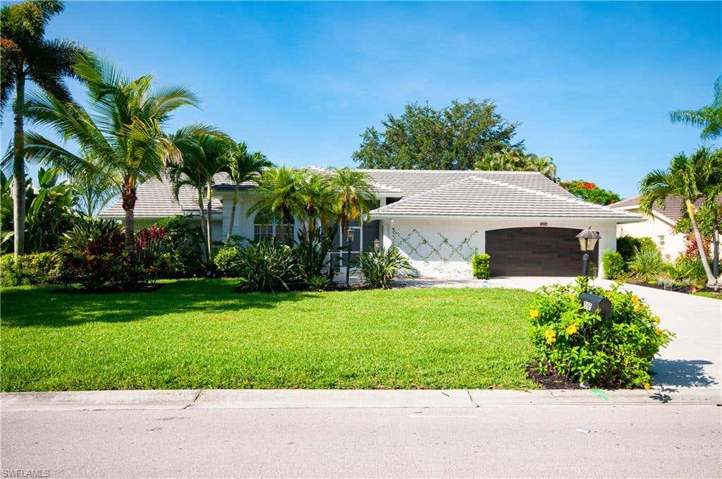 Photo of 559 Henley DR, NAPLES, FL 34104 (MLS # 226023321)