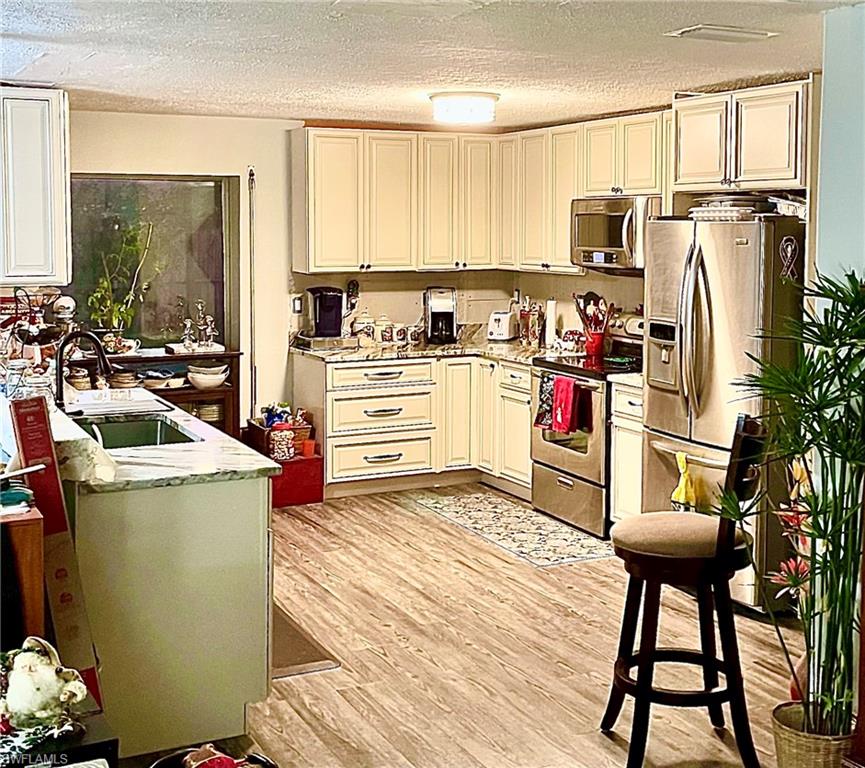 LELY TROPICAL ESTATES - Residential