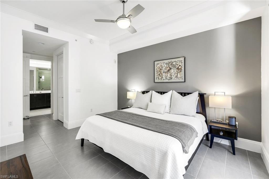 NAPLES SQUARE - Residential