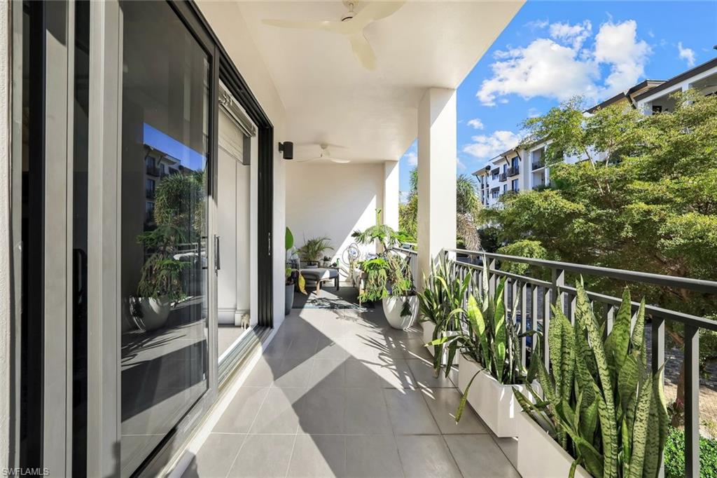 NAPLES SQUARE - Residential