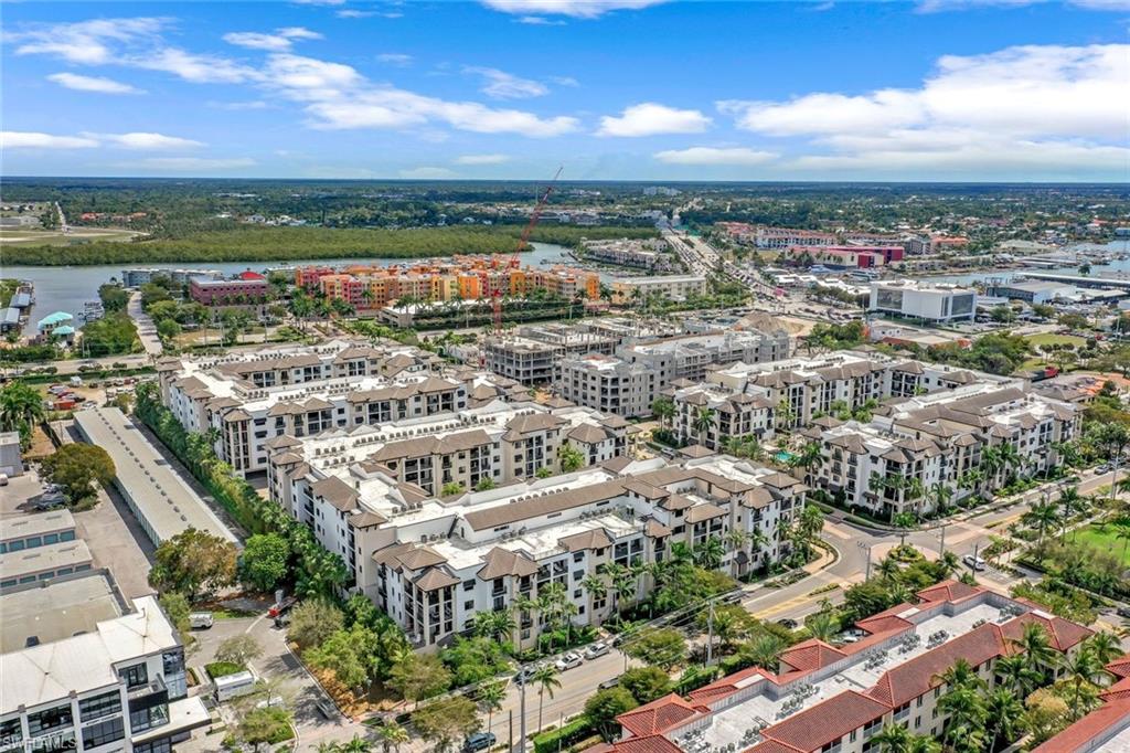 NAPLES SQUARE - Residential