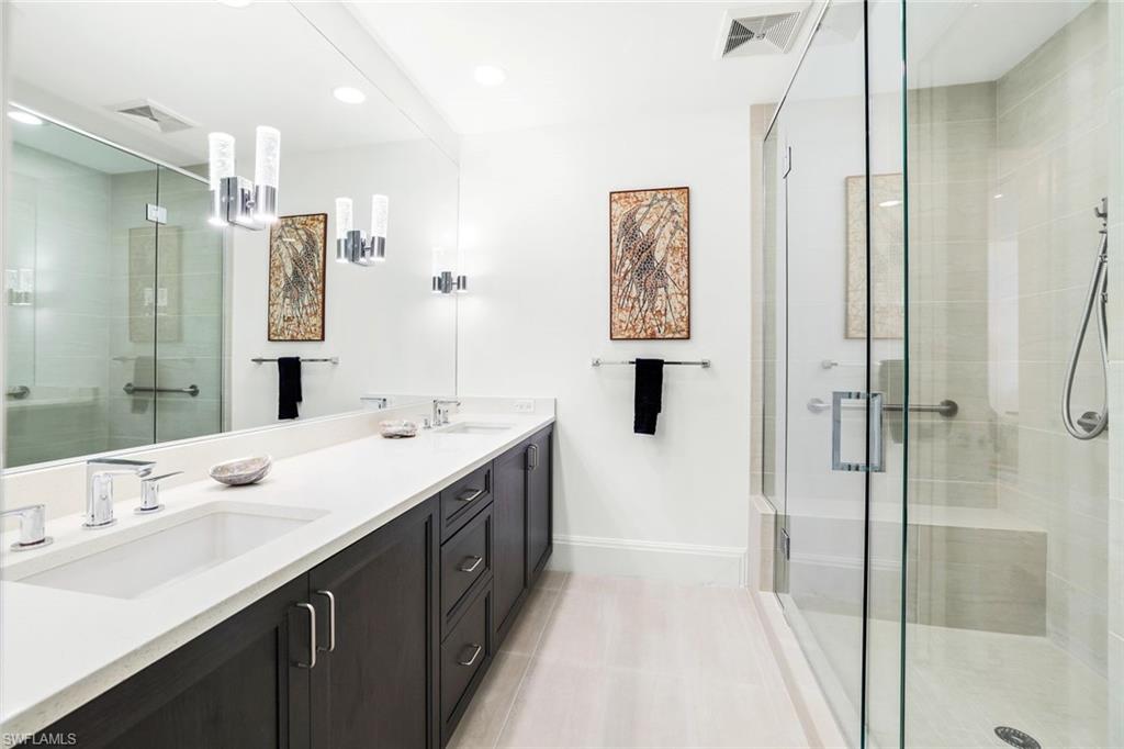 NAPLES SQUARE - Residential