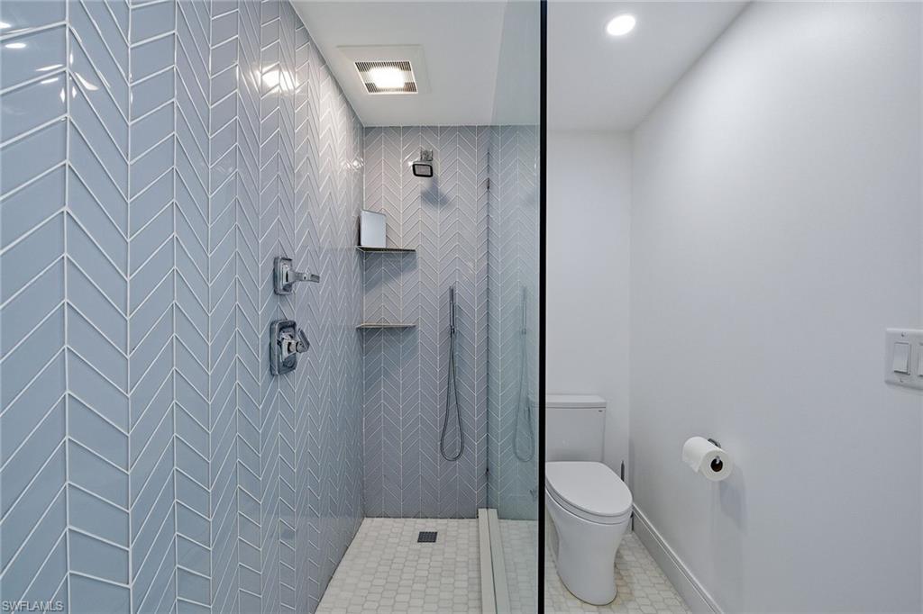 COLONY GARDENS - Residential